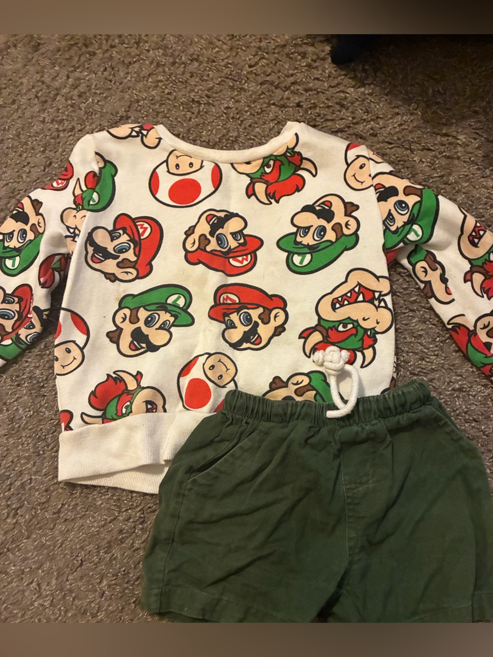 4T Nintendo Super Mario White and Black Men’s Sweater
